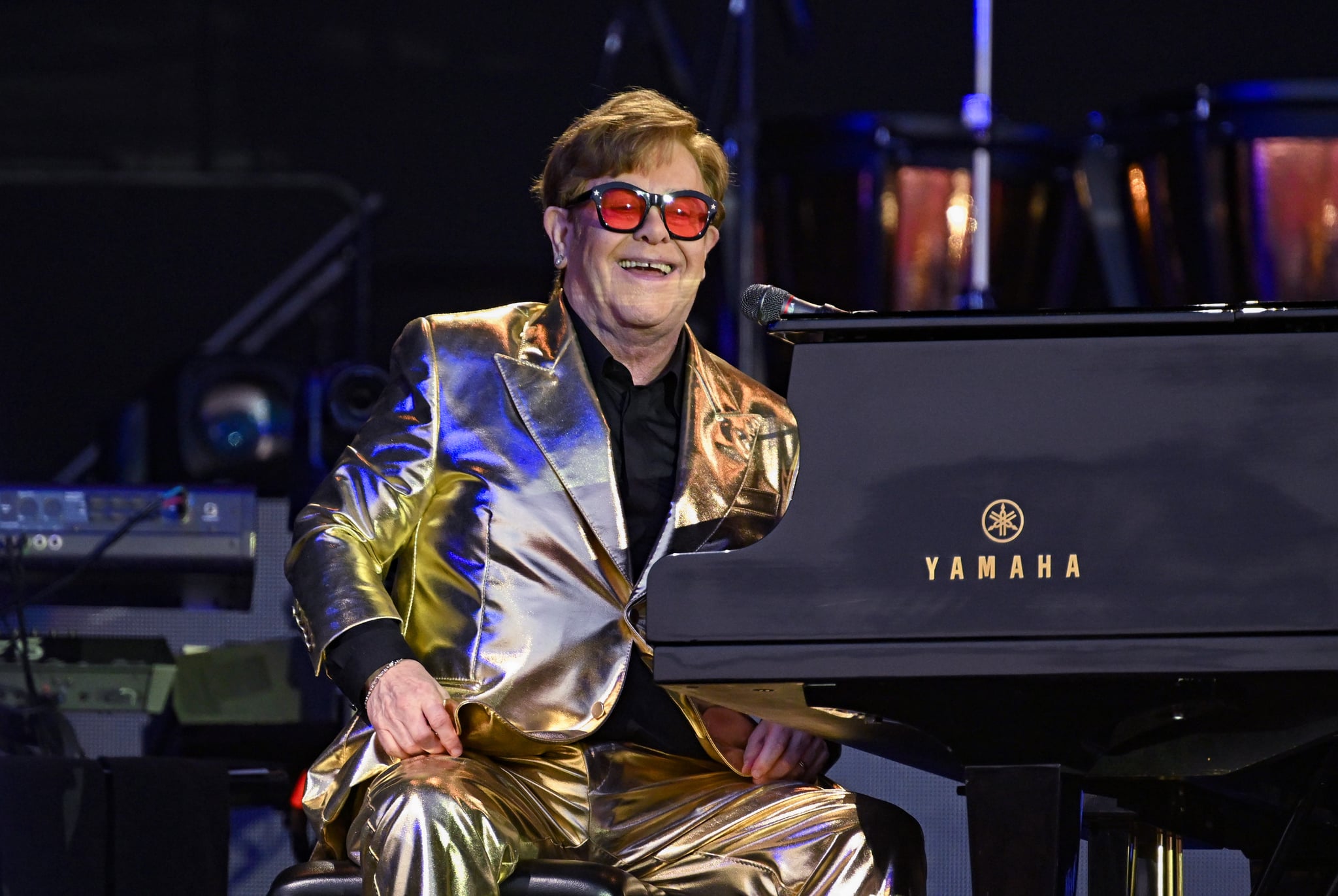 GLASTONBURY, ENGLAND - JUNE 25: EDITORIAL USE ONLY. Elton John performs on stage during Day 5 of Glastonbury Festival 2023 on June 25, 2023 in Glastonbury, England. (Photo by Leon Neal/Getty Images)