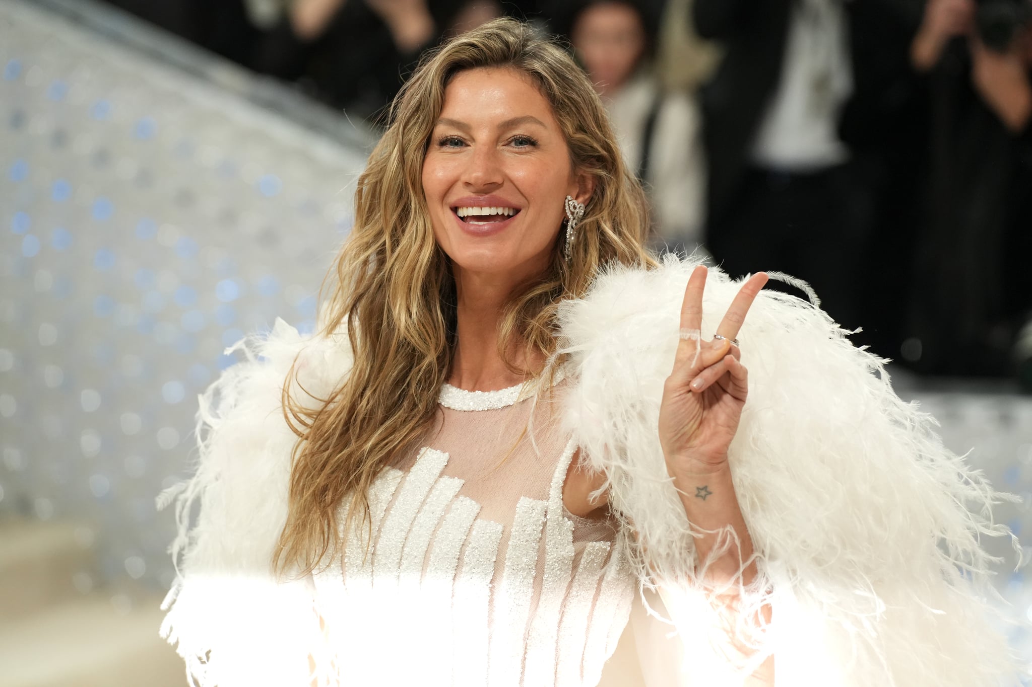 NEW YORK, NEW YORK - MAY 01: Gisele Bündchen attends The 2023 Met Gala Celebrating 