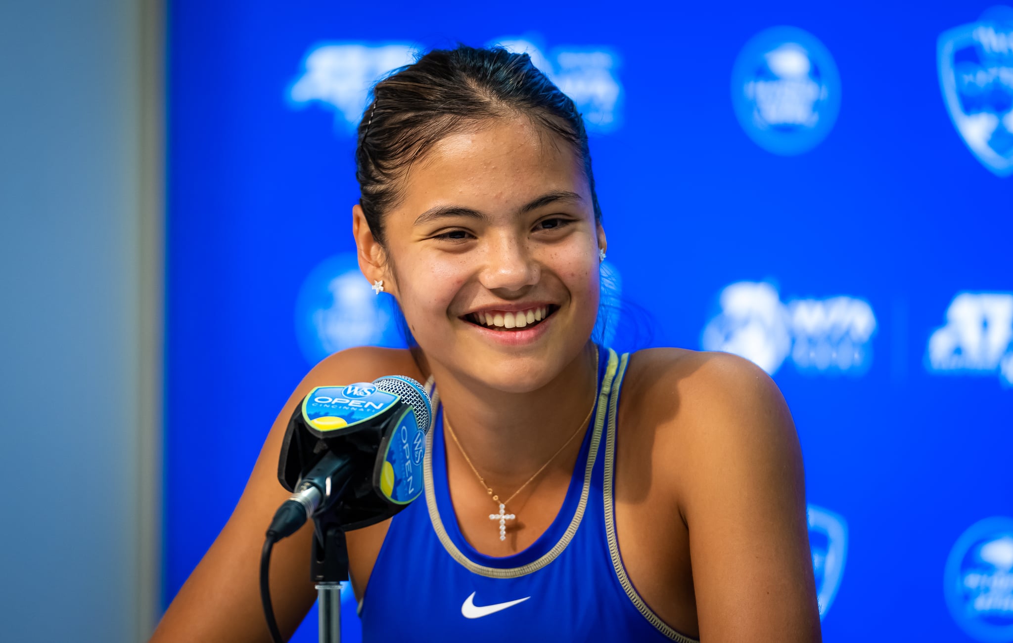 MASON, OHIO - AUGUST 16:  Emma Raducanu of Great Britain talks to the media after defeating Serena Williams of the United States in her first round match on Day 4 of the Western & Southern Open at Lindner Family Tennis Center on August 16, 2022 in Mason, Ohio (Photo by Robert Prange/Getty Images)