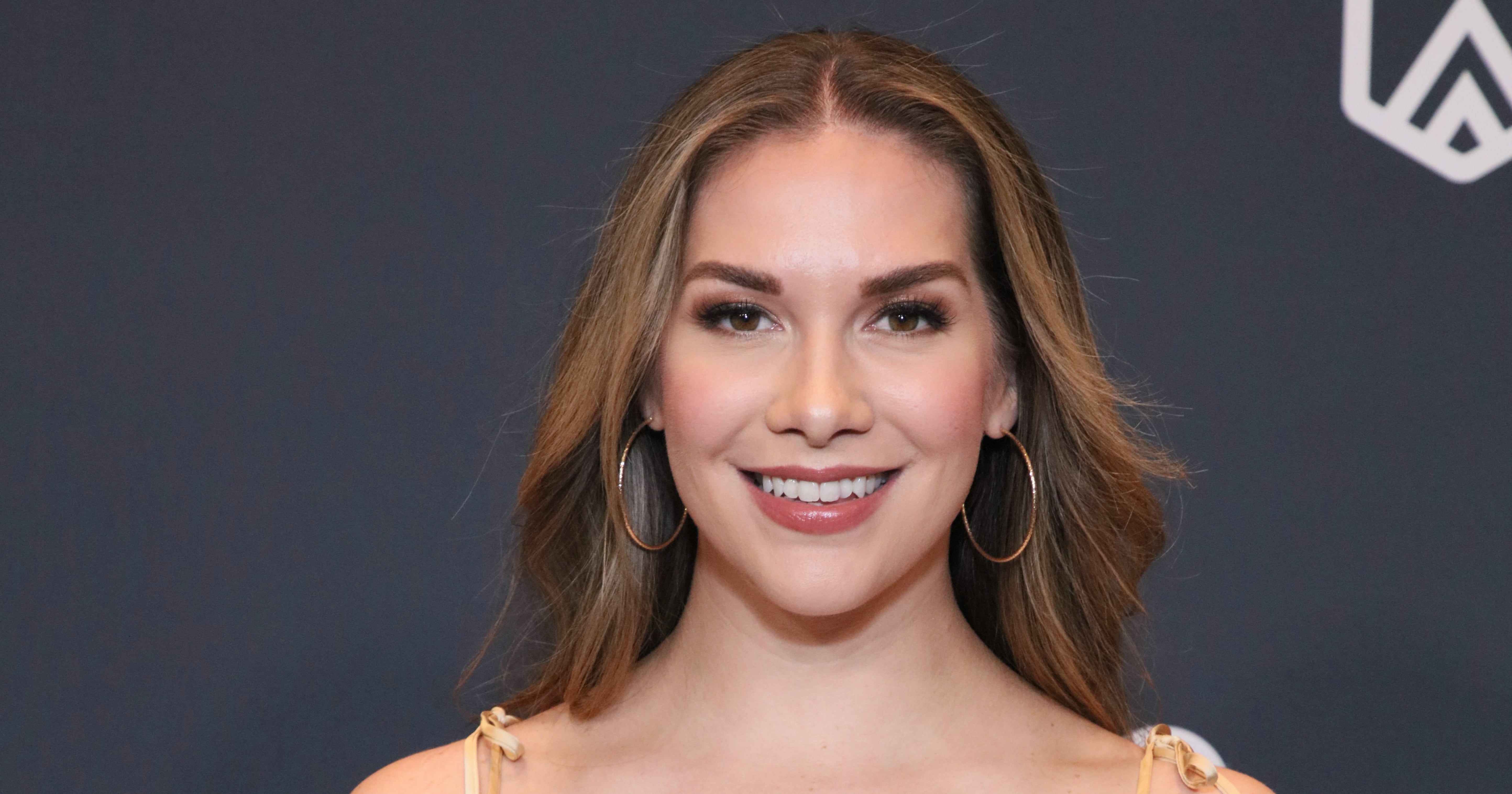 Allison Holker Visits Universal Studios With Her Kids | PS Celebrity