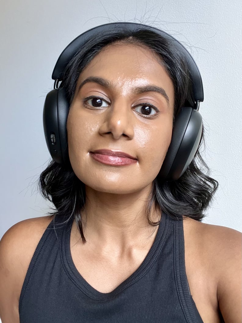 Woman wearing the Sonos Ace Headphones.