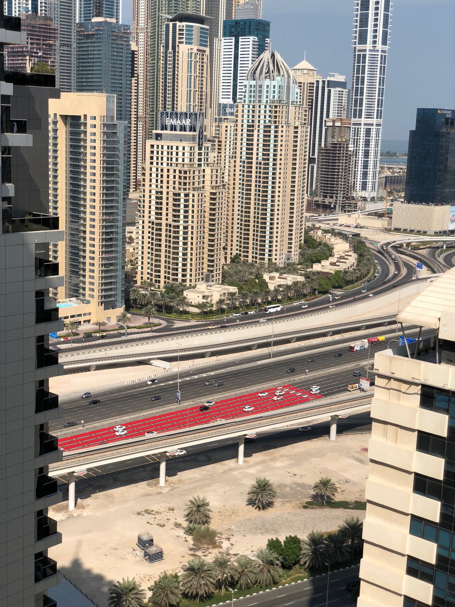 تلوين شارع الشيخ زايد باللون الأحمر في نوفمبر 2017 Popsugar Middle East Smart Living