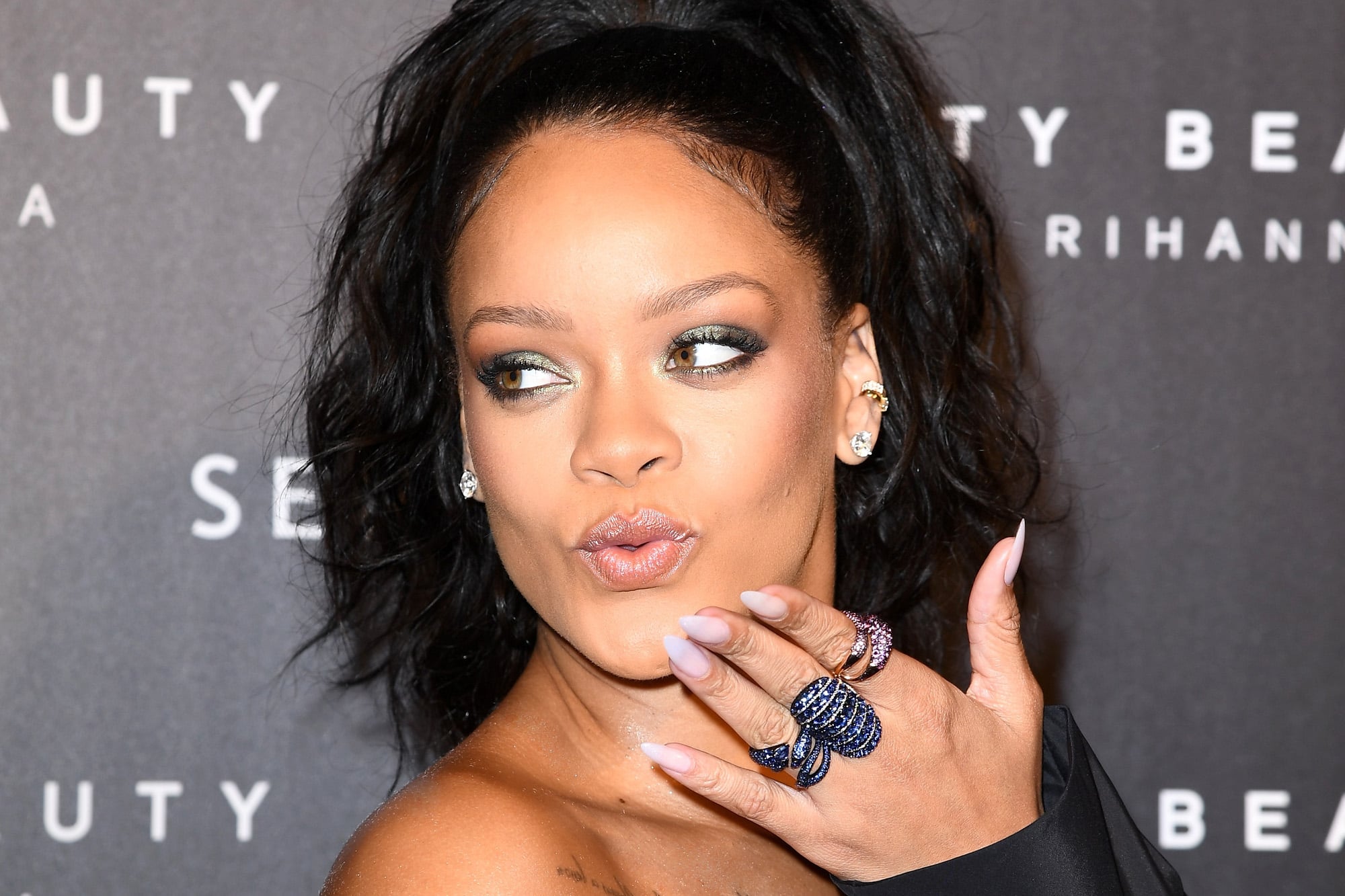 What Fenty Foundation Shade Does Rihanna Wear Popsugar Beauty 