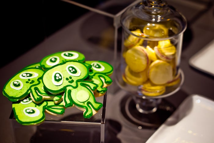 Alien themed baby shower discount
