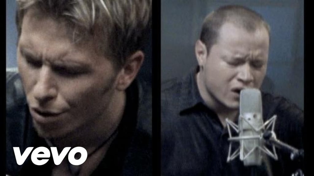 "Entra en Mi Vida" by Sin Bandera