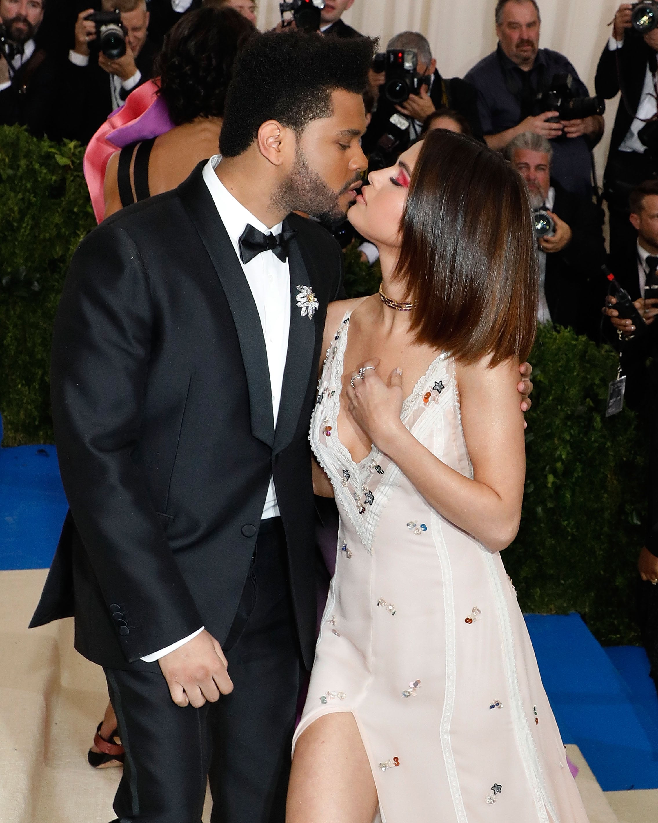 Selena Gomez And The Weeknd Make First Red Carpet Appearance At 2017 Met  Gala
