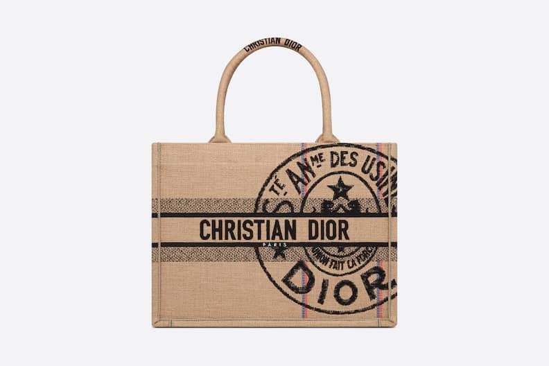 مجلة هي on X: The custom made #Dior bag #JLo carried on her latest  honeymoon appearance! The “jlo” bag is a Dior Book Tote in beige jute  canvas with a spacious interior.