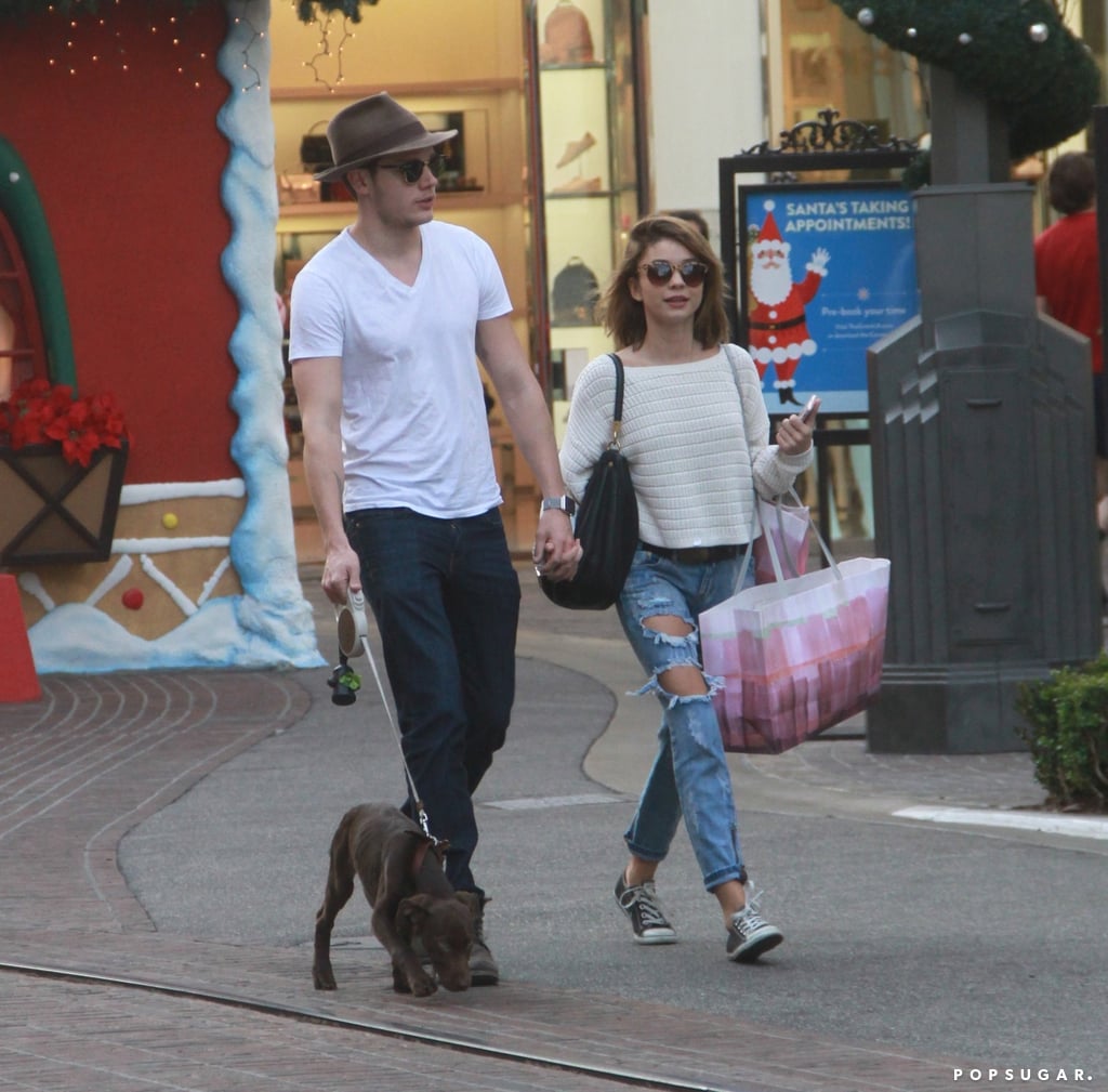 Sarah Hyland Holds Hands With Boyfriend December 2015