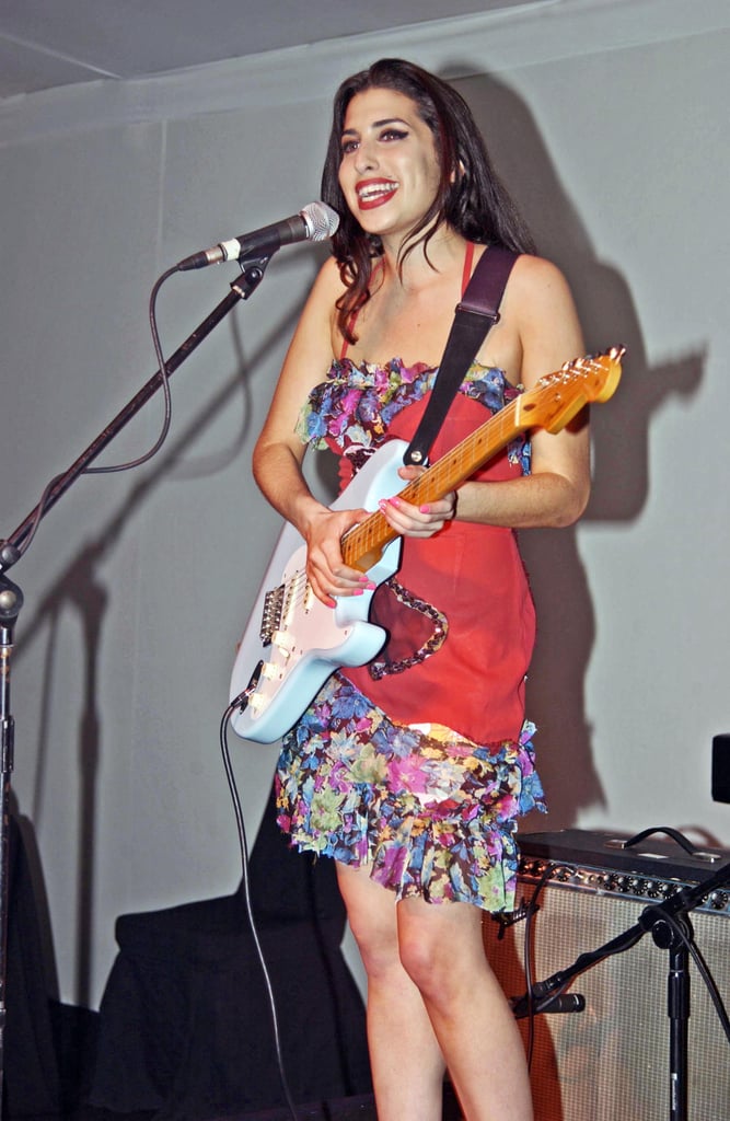 Back in February 2004, Amy was new to the music industry and performed at the launch of MAC's Viva Glam campaign in London.