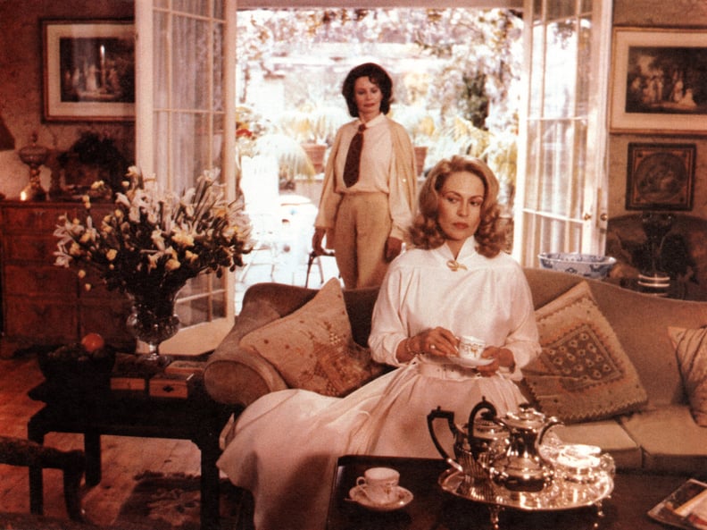 ORDEAL BY INNOCENCE, Faye Dunaway (seated), Sarah Miles, 1985,  Cannon/courtesy Everett Collection
