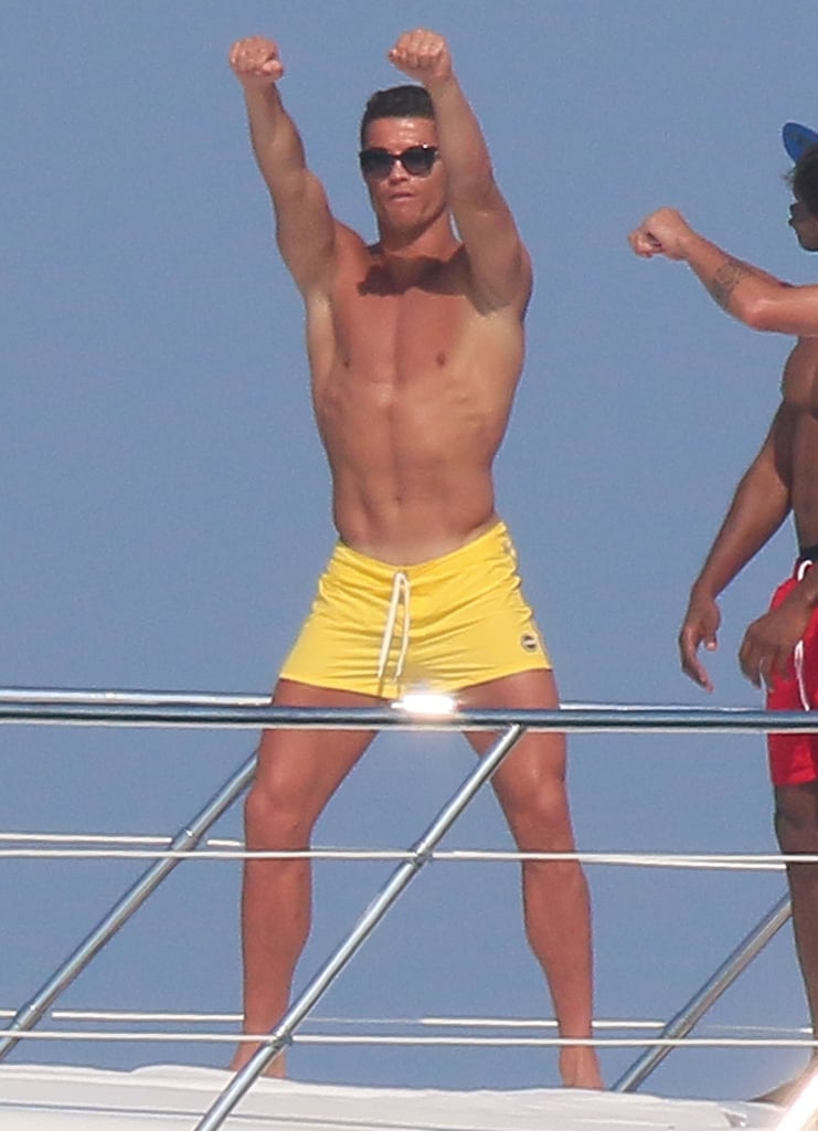 Cristiano Ronaldo Dancing on a Yacht in Saint-Tropez Photos | POPSUGAR ...