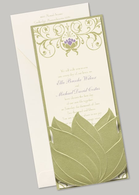 The Tiana "Water Lily" stationery features a pretty water lily design inspired by the film's setting.