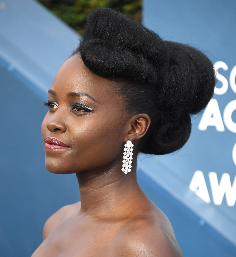 Lupita Nyong'o's Stacked White and Black Liner at the 2020 SAG Awards