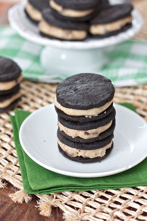 Vegan Cookie Dough Oreos