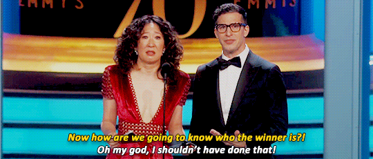 Sandra Oh Re-Creates La La Land Mistake at 2018 Emmys Video