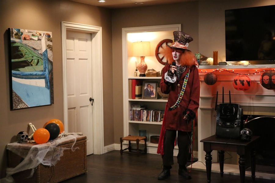 Modern Family Halloween Episode 2016 POPSUGAR Entertainment Photo 5
