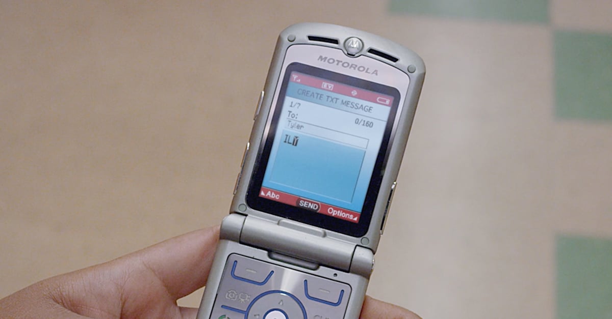 Motorola RAZR Flip Phone Ad | PS Tech