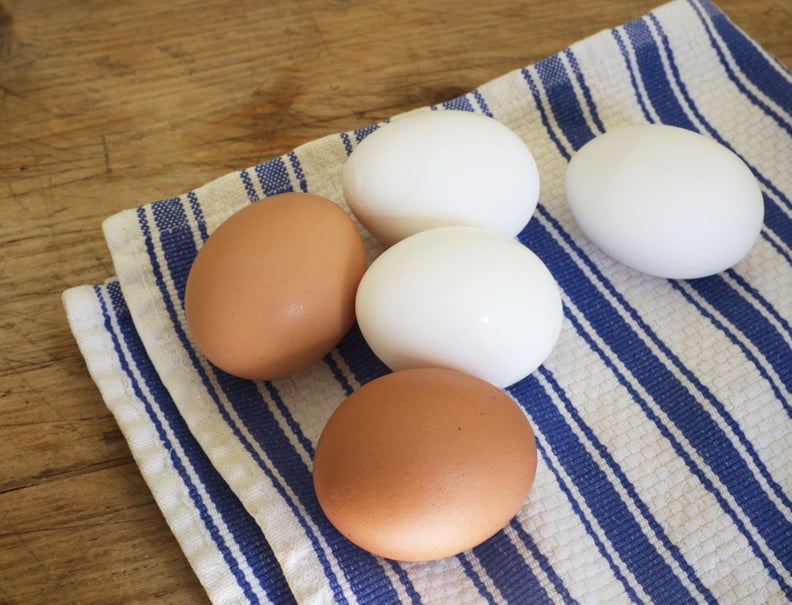 What's the shelf life of raw and hard-boiled eggs?
