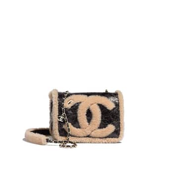 In our Sofia Richie era 💅🏼 shop Chanel at Xupes.com #chanelbags