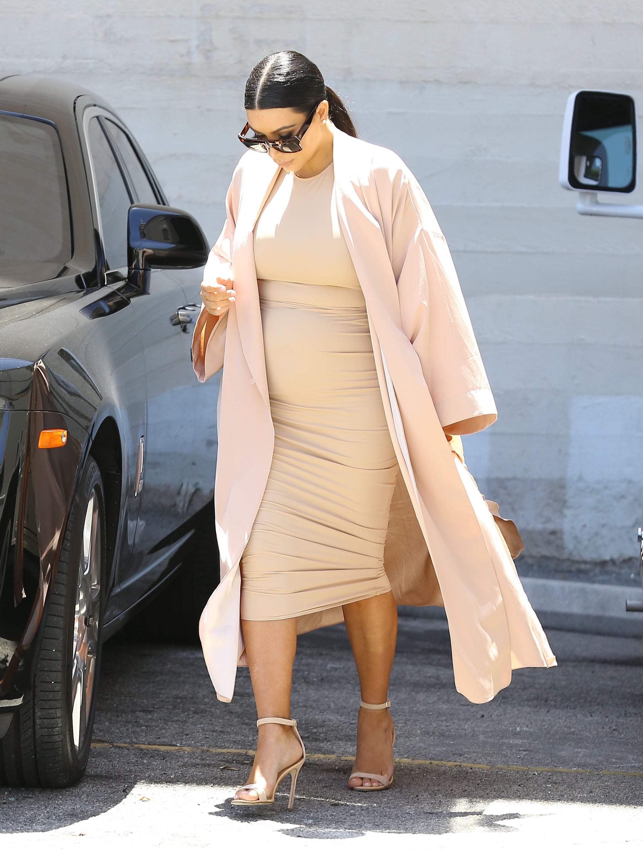 Celebrity Entertainment Kim Kardashian Takes Her Growing Baby Bump On A Family Outing Popsugar Celebrity Photo 10