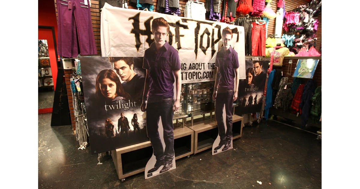 Hot Topic Best Clothing Stores From the '90s POPSUGAR Fashion Photo 11