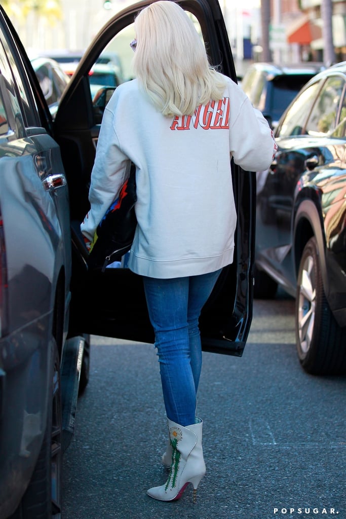 Gwen Stefani's Cat Sweatshirt