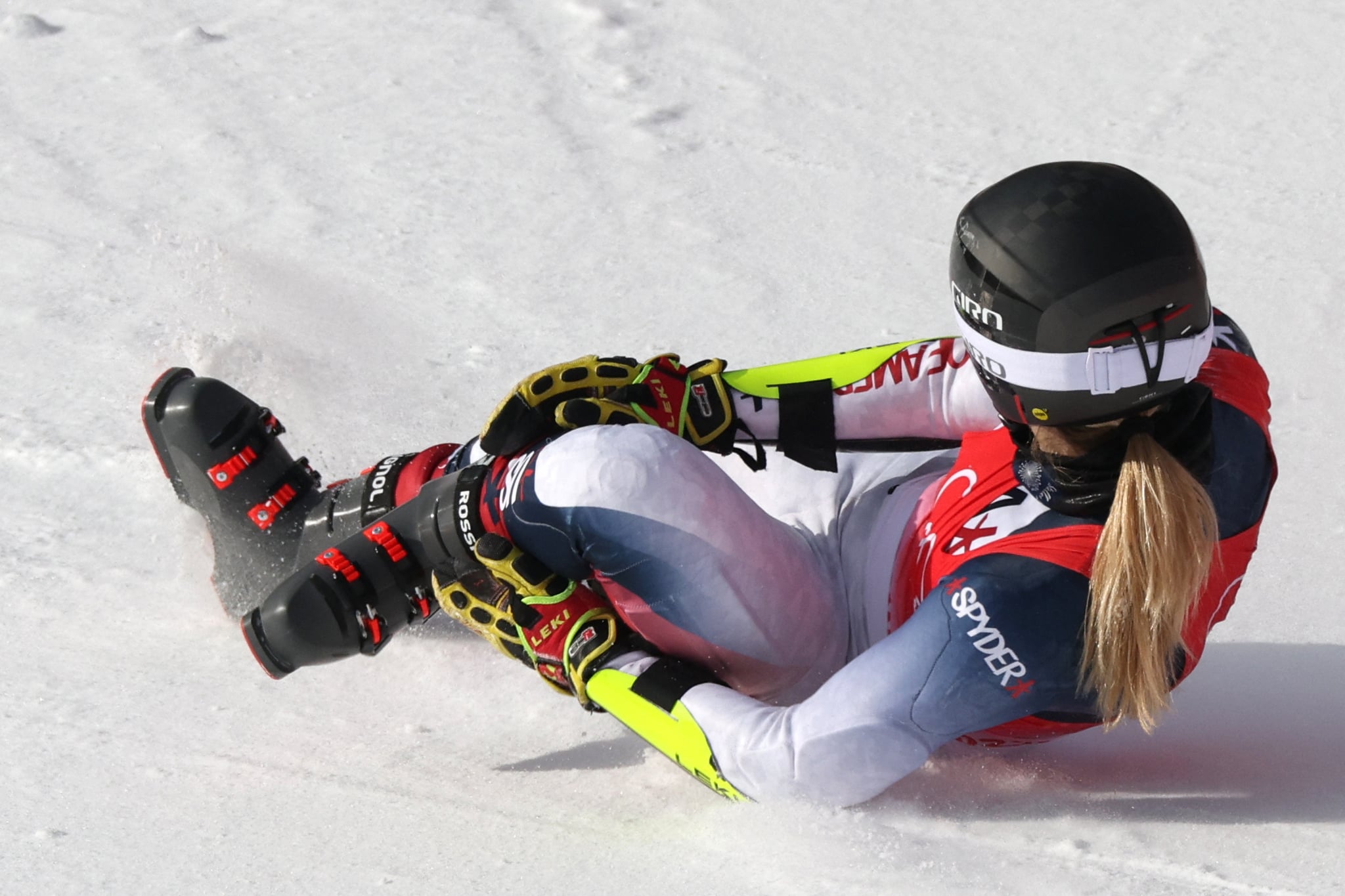 USA's Nina O'Brien crashed after the second run of the women's giant slalom during the Beijing 2022 Winter Olympic Games at the Yanqing National Alpine Skiing Centre in Yanqing on February 7, 2022. (Photo by Dimitar DILKOFF / AFP) (Photo by DIMITAR DILKOFF/AFP via Getty Images)