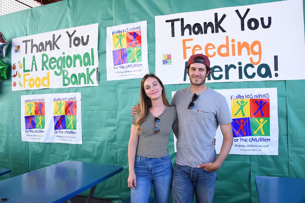 2017年6月,这对夫妇自愿在美国供养的夏季饥饿意识活动在洛杉矶。