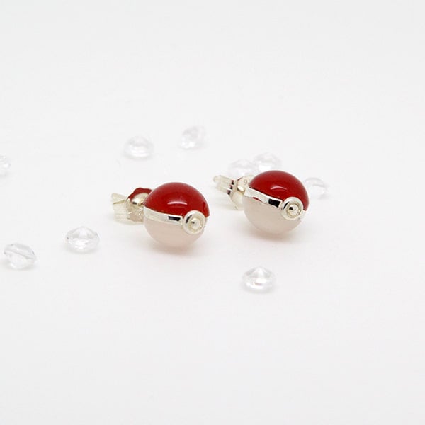 Pokeball Earrings ($35) Pokeball Earrings ($35)
