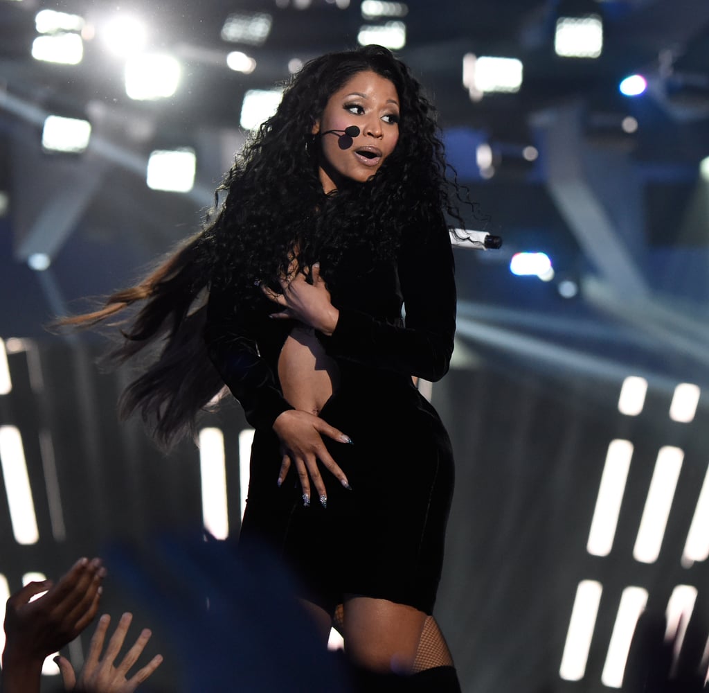 Nicki Minaj Overcoming Her Wardrobe Malfunction on Stage (2014)