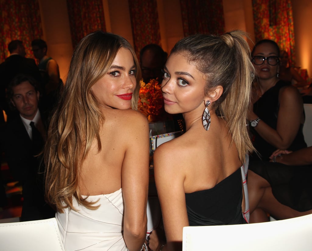 Sofia Vergara and Sarah Hyland gave their best over-the-shoulder poses.