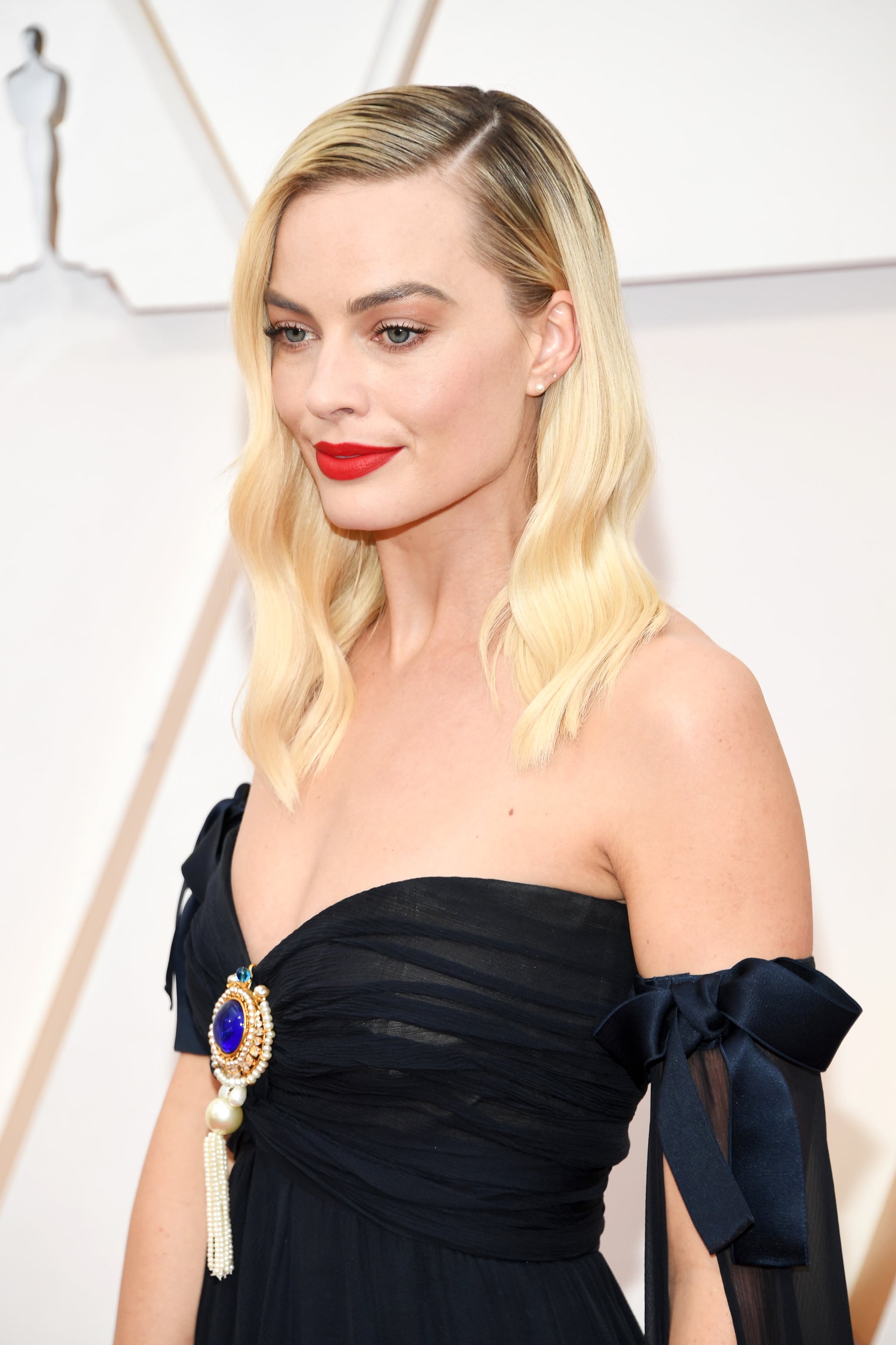 10 of Margot Robbie's Most Memorable Natural Diamond Jewelry Looks