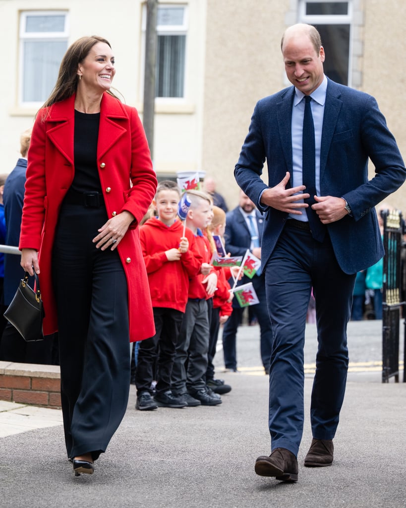 凯特•米德尔顿穿着红色L.K.贝内特在威尔士的斯宾塞的外套