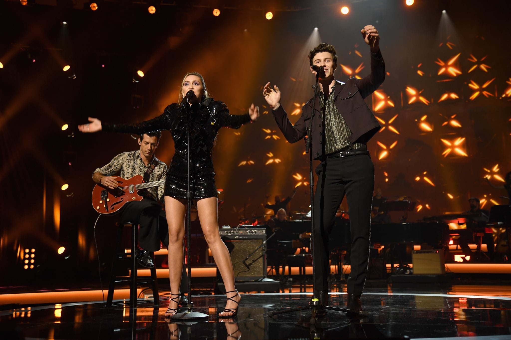 Miley Cyrus Shawn Mendes Honor Dolly Parton February 2019 Popsugar Entertainment