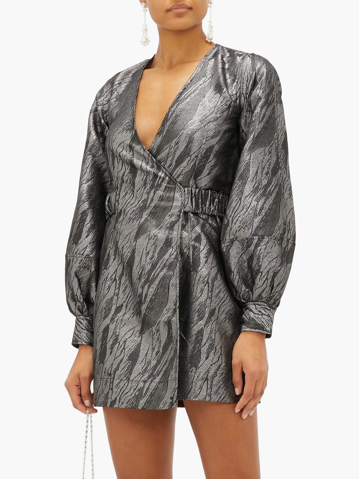meghan markle silver mini dress Great Outfits in Fashion History: Meghan Markle's Misha Nonoo Mini Dress
