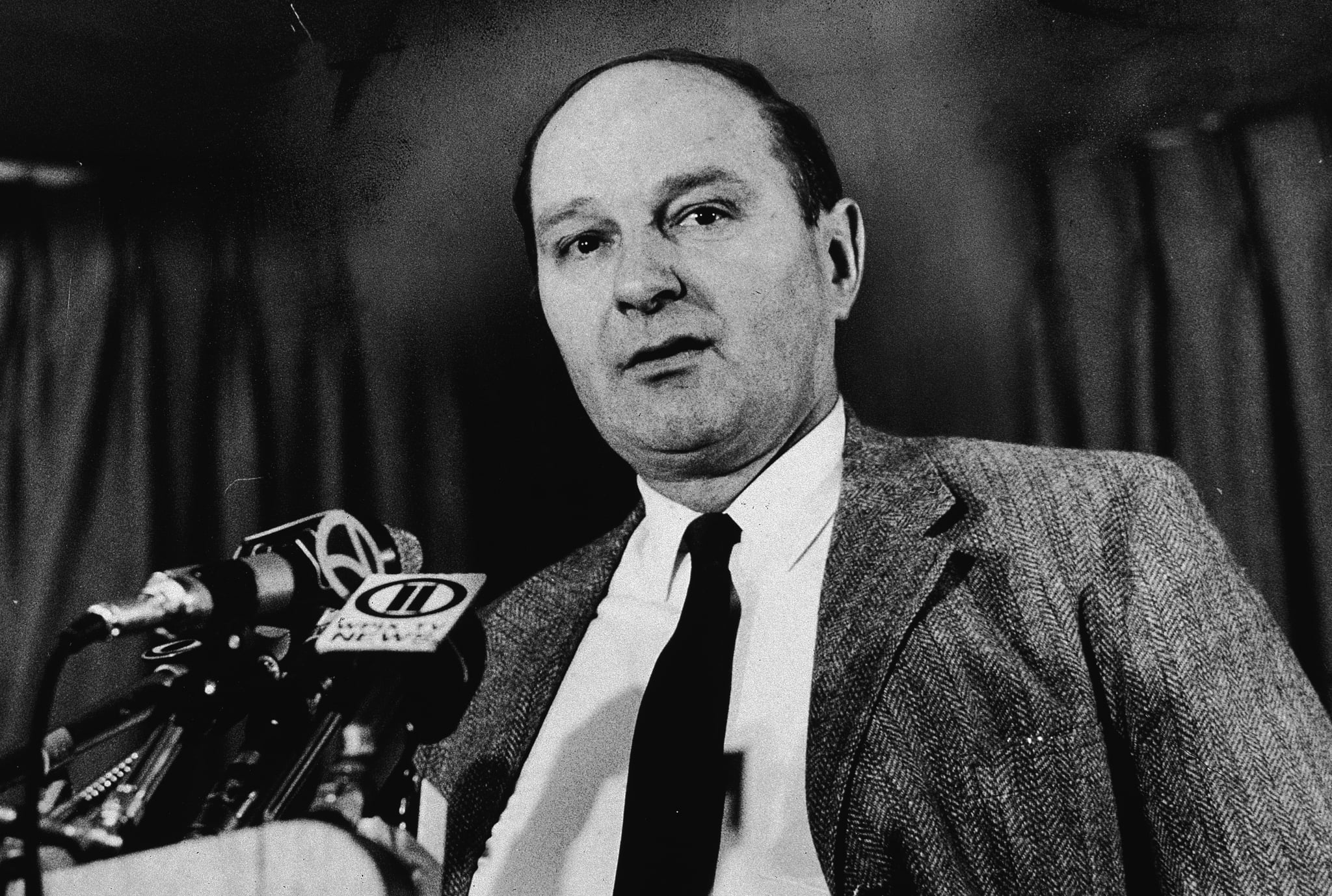 The Trial Of The Chicago 7 Netflix Cast And Real People Popsugar Entertainment