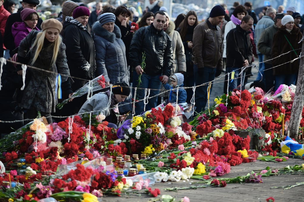 Kiev's Independence Square Becomes a Shrine | Pictures