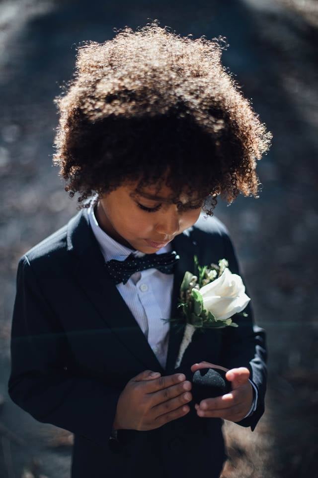 Moms Do a Wedding Photo Shoot With Kids