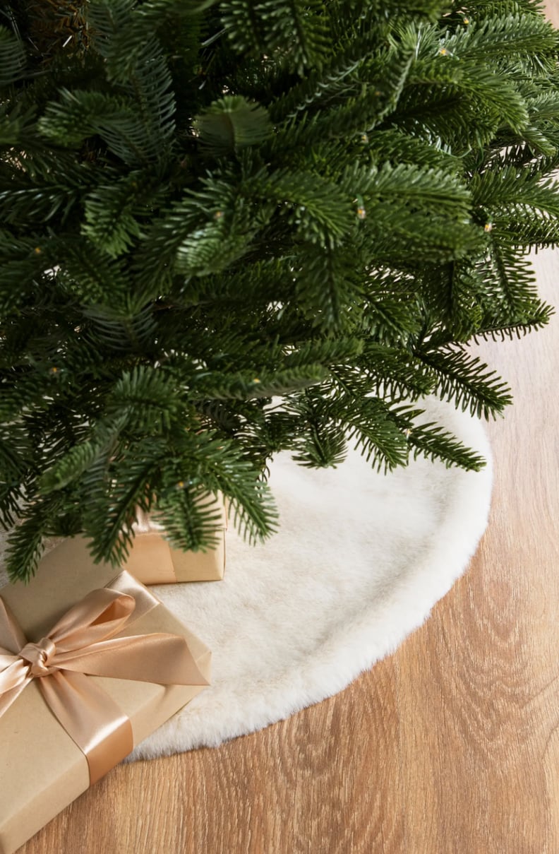 Stylish Skirt: Balsam Hill Lodge Faux Fur Tree Skirt