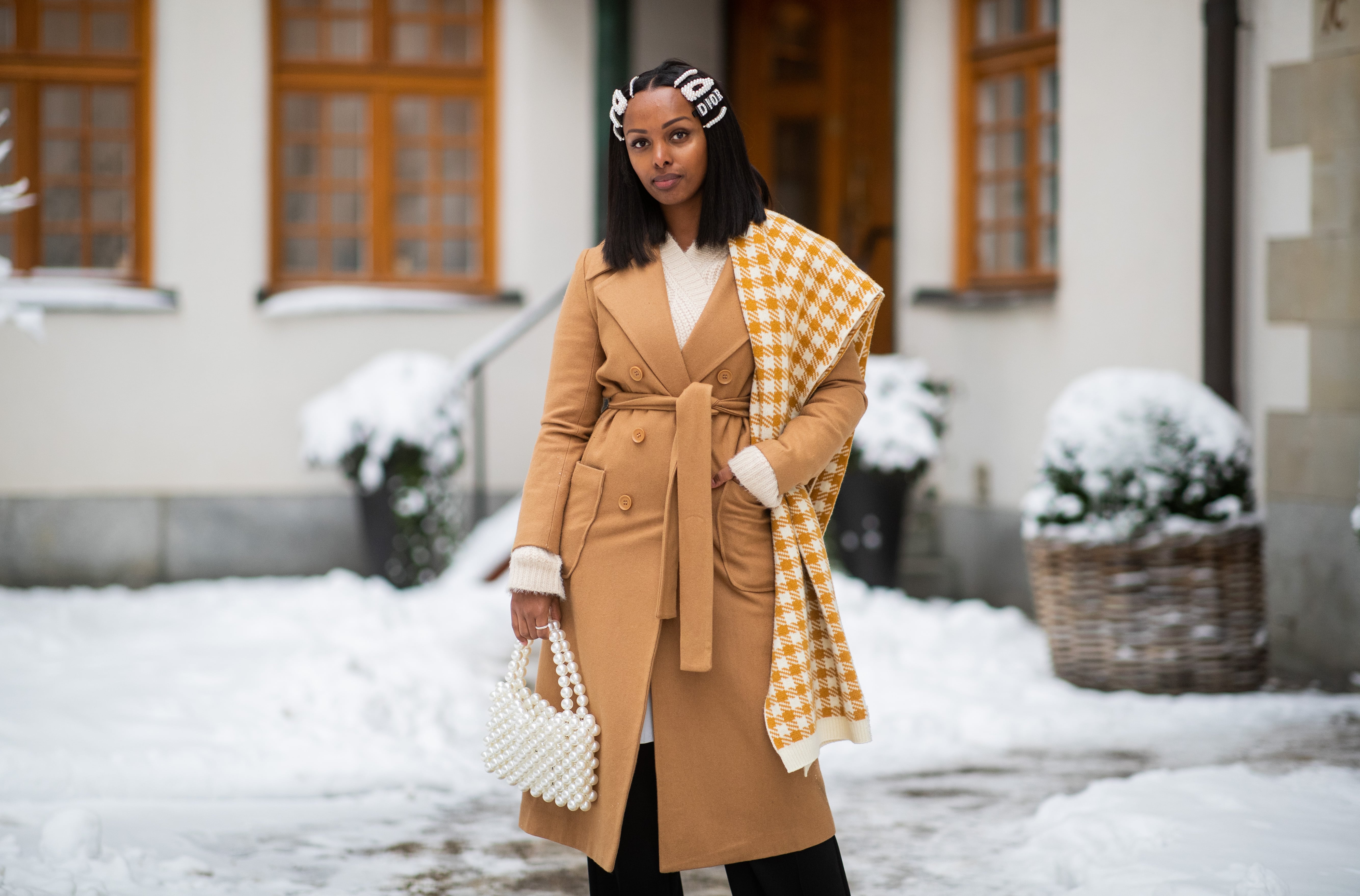 Winter Look: Blanket Scarf & Long Wool Coat  Comfy outfits winter, Scarf  trends, Ways to wear a scarf