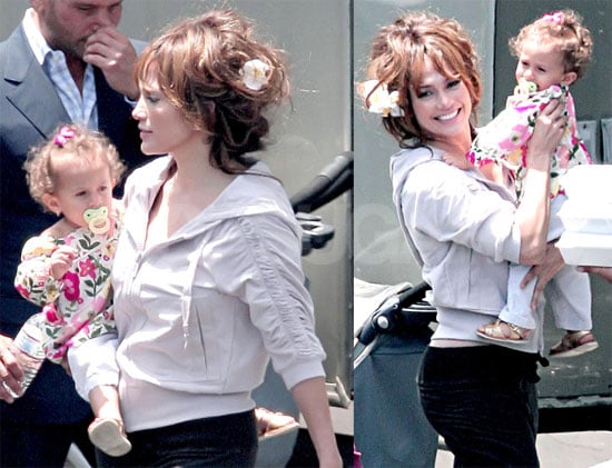 Photos of Jennifer Lopez With Daughter Emme Anthony on Set of The Back-Up Plan in LA | POPSUGAR ...