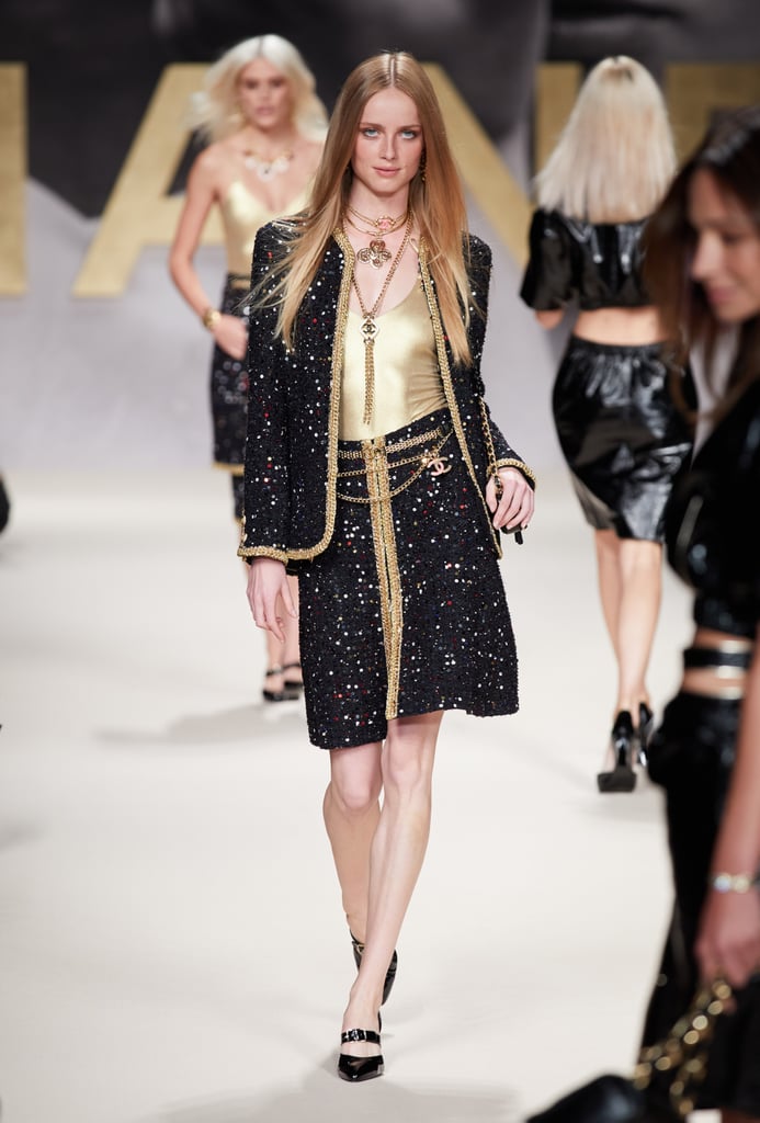 Chanel's SS22 Show Was a Throwback to the '90s Runway