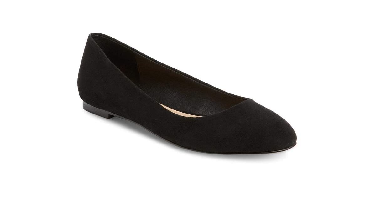 Maiden Lane Classic Ballet Flat | Angelina Jolie Wearing Black Flats ...
