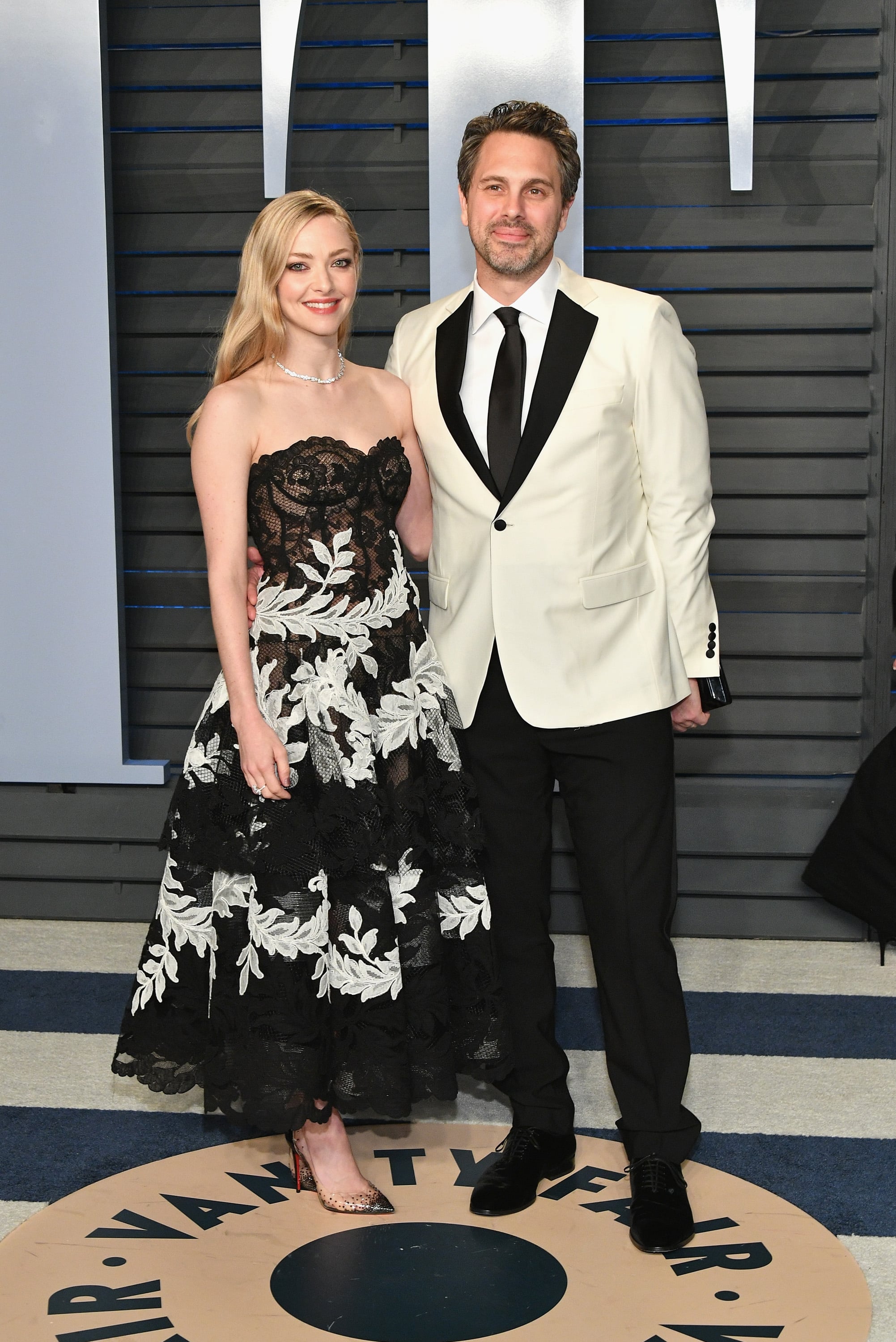 Amanda Seyfried And Thomas Sadoski These Celebrity Couples Prove Love Was Definitely In The Air At The Oscars Popsugar Celebrity Photo 5