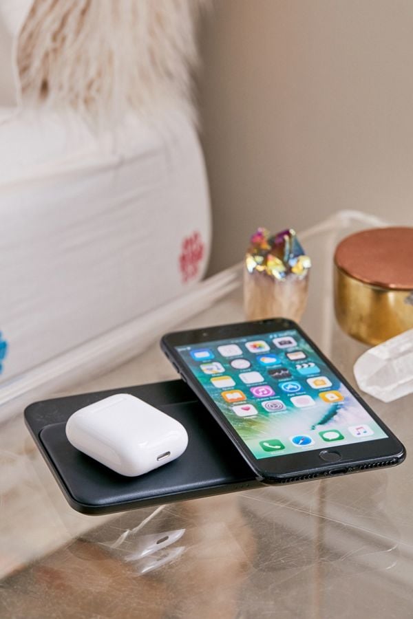 Nomad Base Station Wireless Charging Hub