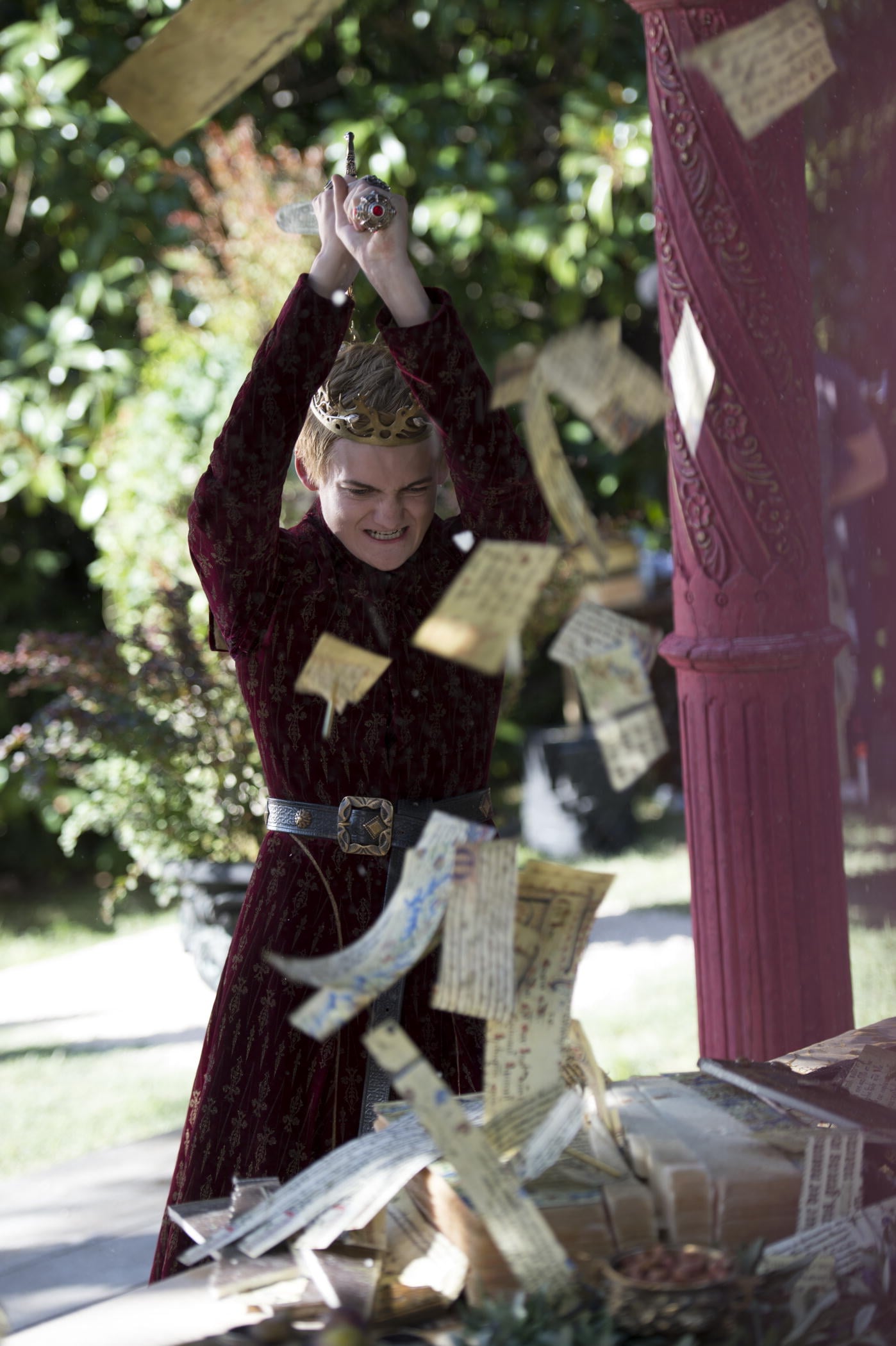 Joffrey Rudely Chops Up Tyrion S Wedding Gift Check Out All