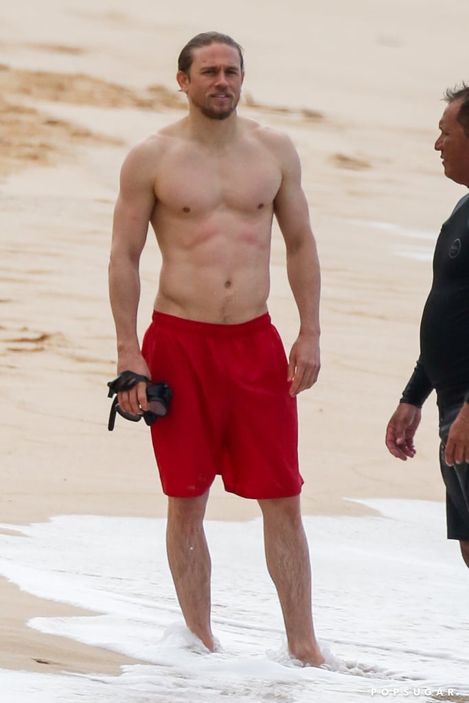 Shirtless-Charlie-Hunnam-Hawaii-Pictures