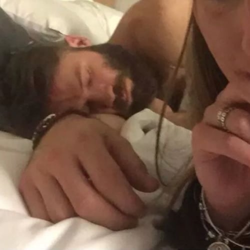 Girl Posts Picture With Julian Edelman to Tinder