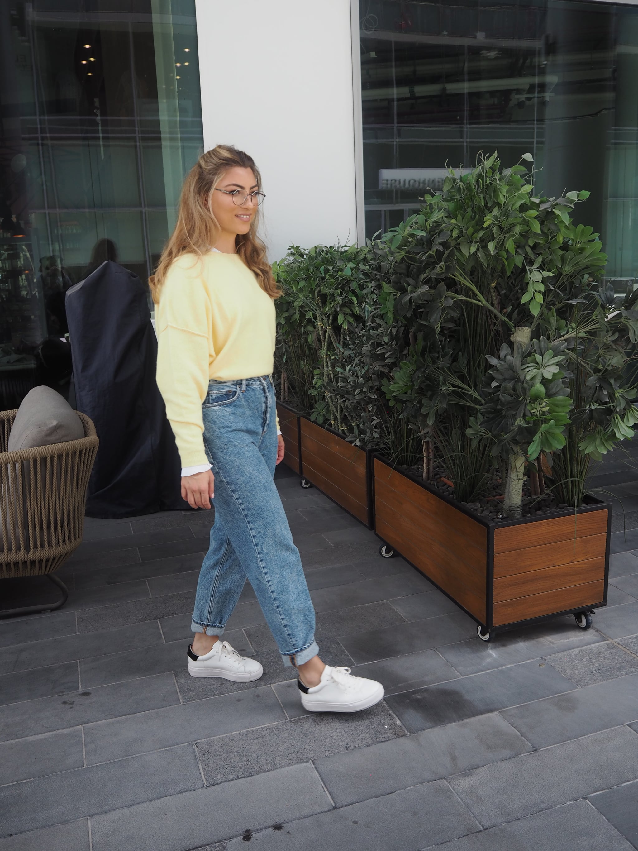 Zendaya Wore a Classic Jeans-and-Flats Outfit Formula