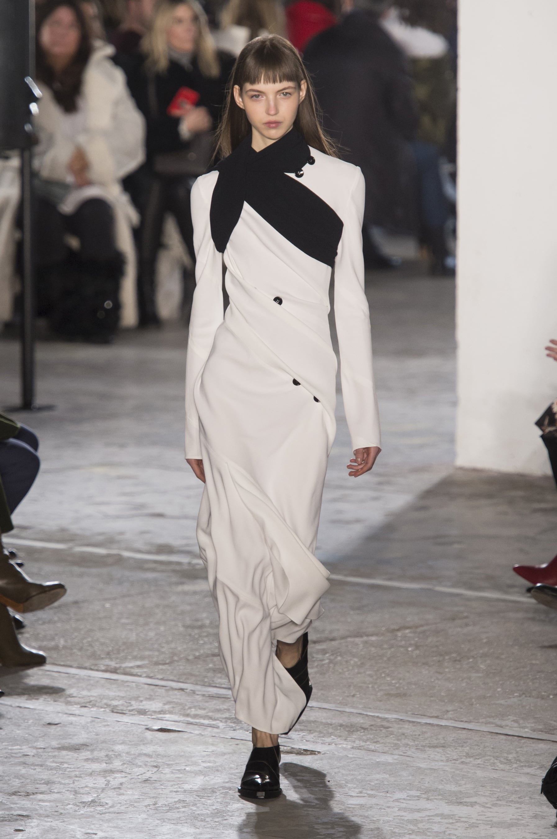 Proenza Schouler Fall 2017 Runway Popsugar Fashion In charge of photography were jack mccollough + lazaro hernandez, with styling from camilla nickerson, and makeup by susie sobol. proenza schouler fall 2017 runway